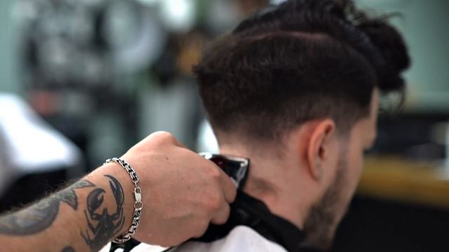 Трансформация. Как стричь кудрявые волосы. Дисконекция. Curls with taper. Disconection.