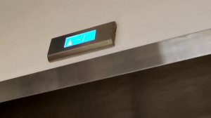 Лифт SJEC S820 @ ТЦ Прага