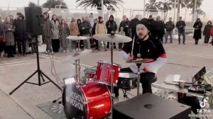 Народные танцы. Бабка отжигает под Prodigy. #prodigy #smackmybitchup