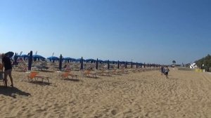 Идём на пляж. Линьяно, Италия / We go to the beach. Lignano, Italy.