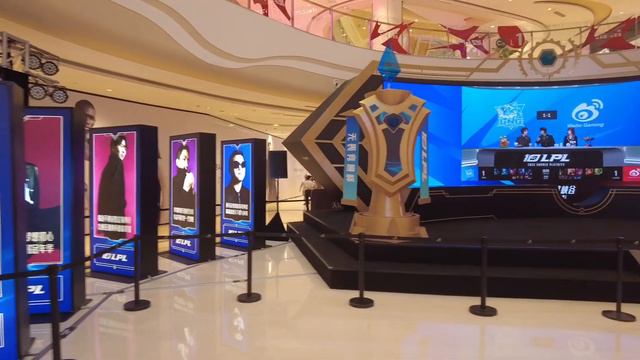 Чунцин. Поезд через дом! Часть 2. смотреть онлайн