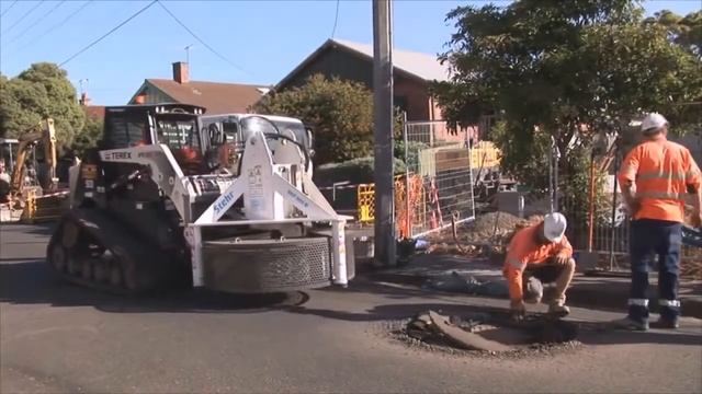 Меняем люк на дороге в Европе смотреть онлайн