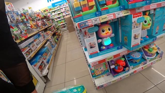 Цены в Краснодаре и шоппинг в ТЦ OZ Mall. Хорошие скидки на детские товары в Детском мире.