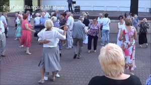 ТАНЦПЛОЩАДКА В ПАРКЕ СТАРОМ!!! Веселые танцы!!!