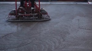 Бетонные полы с топпингом или бетон с упрочненным верхним слоем. Устройство промышленного пола