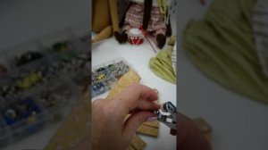 Как  ставить кнопки на одежду? Сейчас покажу!