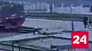 Нелепая смерть врача в Ессентуках попала на видео - Россия 24 