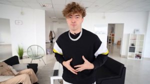 ПРАНК БЕРЕМЕННЫМ ЖИВОТОМ!