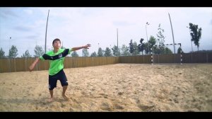 Полезные советы юных «горожан»: удары по летящему мячу ногой