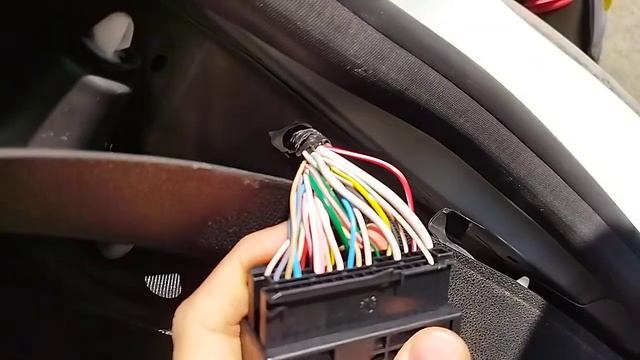 Renault Kaptur Medianav штатная проводка для камеры заднего вида смотреть онлайн