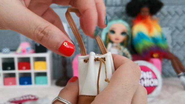 Mini Fashion  Mini Brands by Zuru