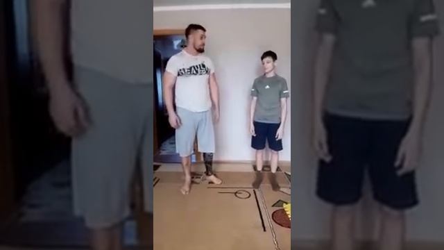 Тренируемся дома / We train at home смотреть онлайн