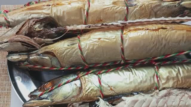 СКУМБРИЯ горячего копчения в коптильне хакка