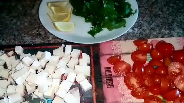 Салат с сыром фета. Салаты без майонеза.