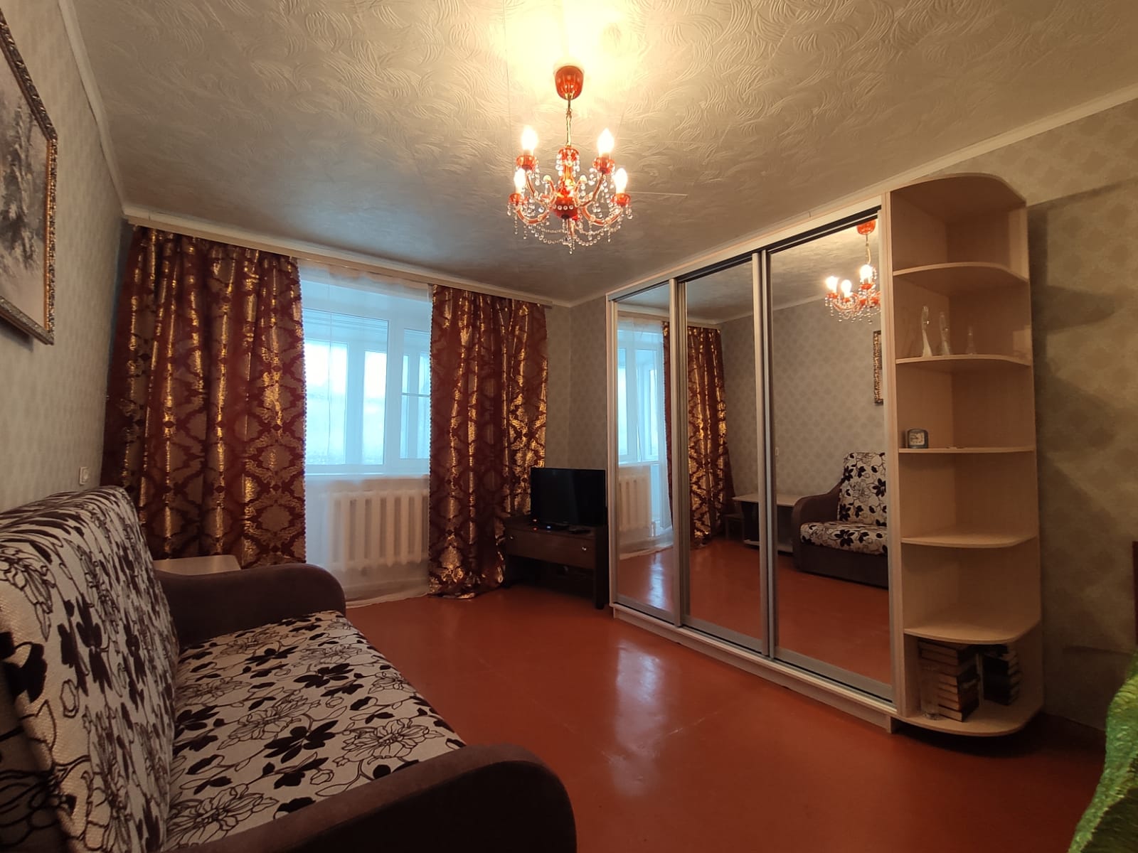 Цена 2 млн.300 т.р.Тел.8967-041-75-24.Продам 1 комн. кв-ру Московская область г Рошаль.Любая оплата