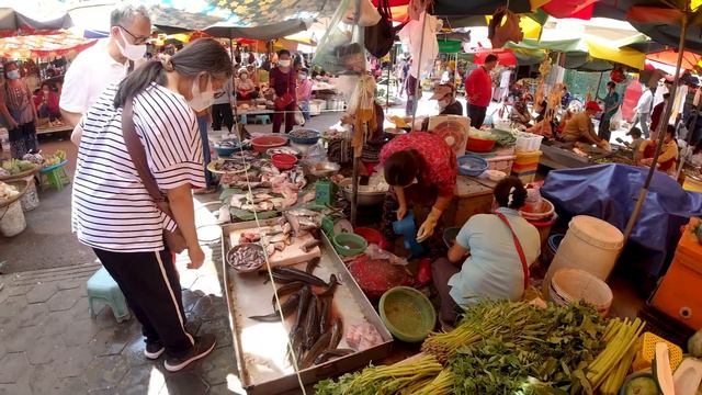 Jak Angrae Market - Cambodian Living Lifestyle In Phnom Penh Market - Market Food Scenes смотреть онлайн