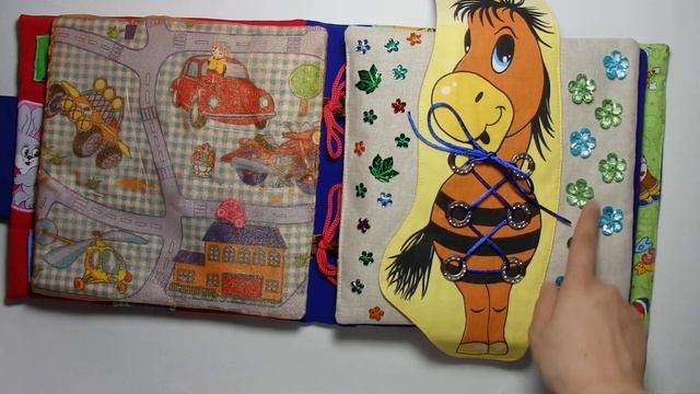 Развивающая книга из ткани для Ромы 1.5 года (г. Москва) смотреть онлайн