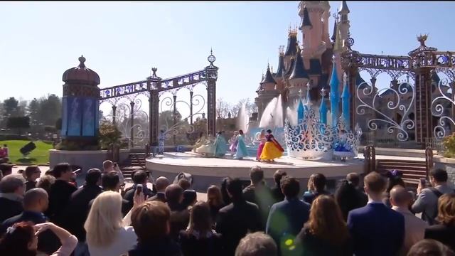 The Starlit Princess Waltz - Disneyland Paris смотреть онлайн