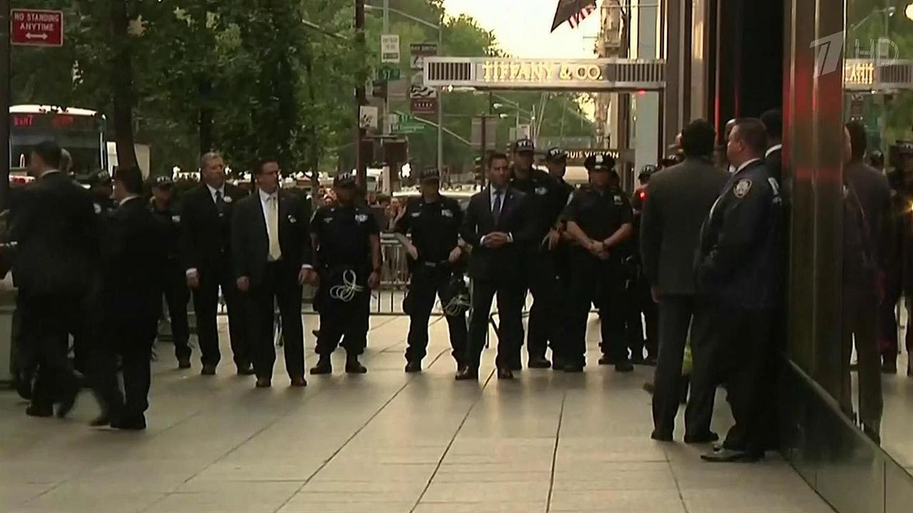 Миллионы зрителей в США несколько часов следили за восхождением на небоскреб молодого американца