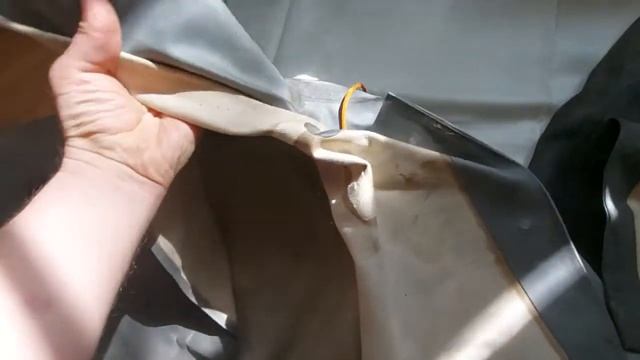 Прорезиненный костюм СССР смотреть онлайн