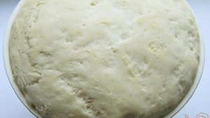 Жареные пирожки с тушеной капустой