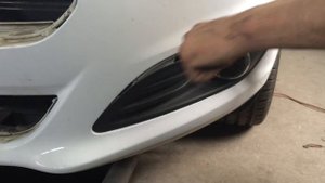 Ford Fiesta Mk7 lift - Fog lamp cover removing / Форд Фиеста 7 рестайл - снятие окантовки ПТФ