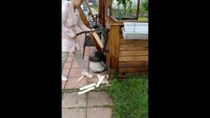 щепокол и девушка со слабыми руками