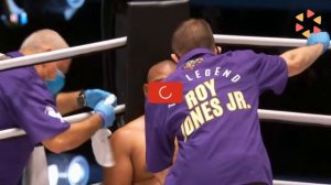 Mike Tyson vs Roy Jones Jr. (Full Fight)