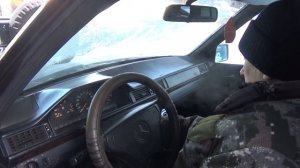 Холодный пуск Мерседеса S 124 чуть не загорелся.