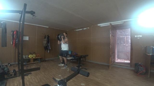 Присед 5 по 8 с гантелью 32 кг смотреть онлайн