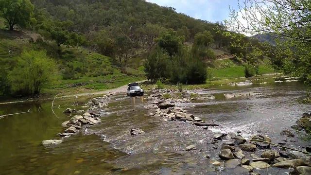 Subaru Forester 2002 off-road water driving смотреть онлайн