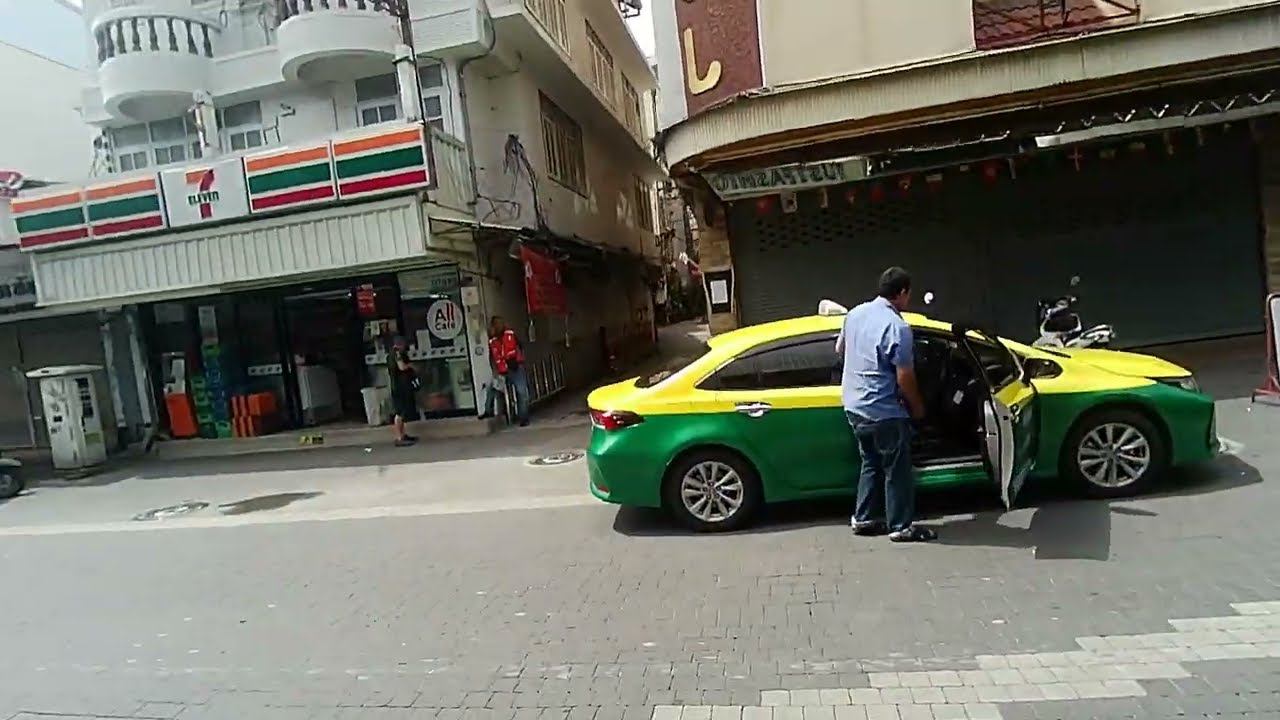 Walking Street- днём смотреть онлайн