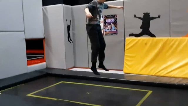 VLOG: В БАТУТНОМ ЦЕНТРЕ КИСЛОРОД смотреть онлайн