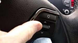 Болтанка клавиш громкости на руле Kia Ceed 2015