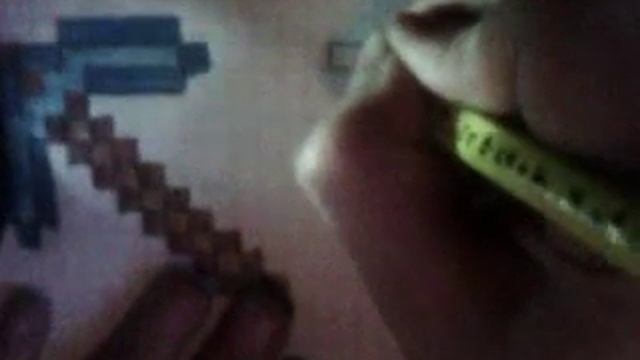 Рисунки майнкрафт по клеточка кирка и топор 1-часть. смотреть онлайн