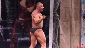 Бодибилдер жгет!
