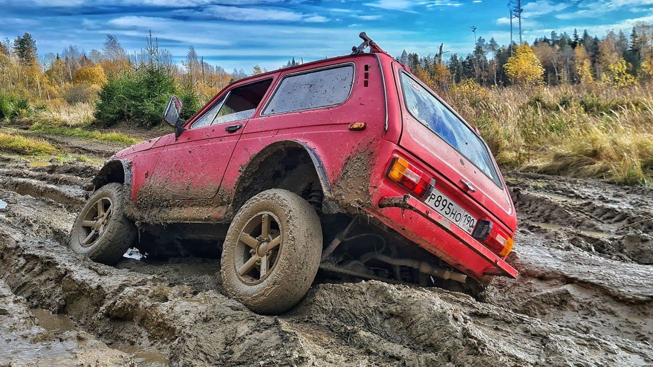 Псих на Ниве сошел с ума! Устроили гряземес. Часть 1 - Колеи по колено! смотреть онлайн
