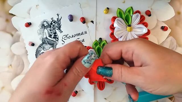 Бантики "Клубнички" из АТЛАСНОЙ ЛЕНТЫ, КАНЗАШИ, БАНТ ЯГОДА, КЛУБНИКА КАНЗАШИ, МАСТЕР-КЛАСС, КРАСОТА