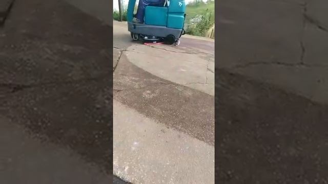 Tennant T7 Ride On Floor Machine $4200 смотреть онлайн