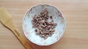 Салат с языком и ананасом