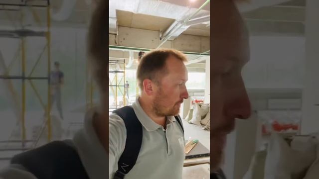 Фальшпол из ДСП и сульфата кальция с керамигранитом в Доминион Тауэр смотреть онлайн