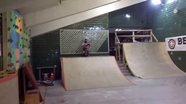 Райдеры ВелоШколы. Тренировка на BMX. 28.02.2017 смотреть онлайн