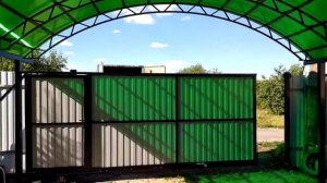 Откатные ворота с навесом.