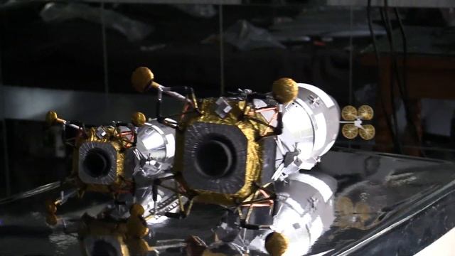 Модели лунных космических кораблей "Apollo-15" в масштабе 1:72, 1:48 "Dragon" смотреть онлайн