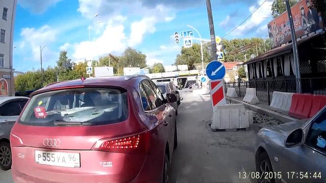 Я велокурьер, и тут я еду по Первомайской, Блюхера - в магазин Аида. смотреть онлайн