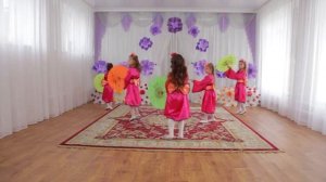 "Китайский танец с Зонтиками"