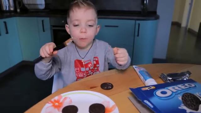 ТИША ИЗДЕВАЕТСЯ над ДАНЕЙ!!! ЖЕСТКИЙ ПРАНК С КАКАШКАМИ!!! смотреть онлайн