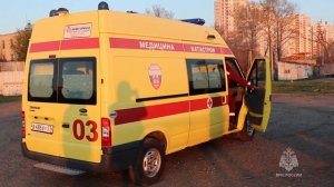 Спасатели эвакуировали пенсионера с острова Кабельный в Хабаровск для оказания медицинской помощи