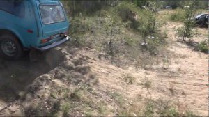 Нива (ВАЗ 2121). Подъем на небольшую горочку.