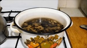 Маринованные грибы зеленки (рядовка зеленая)